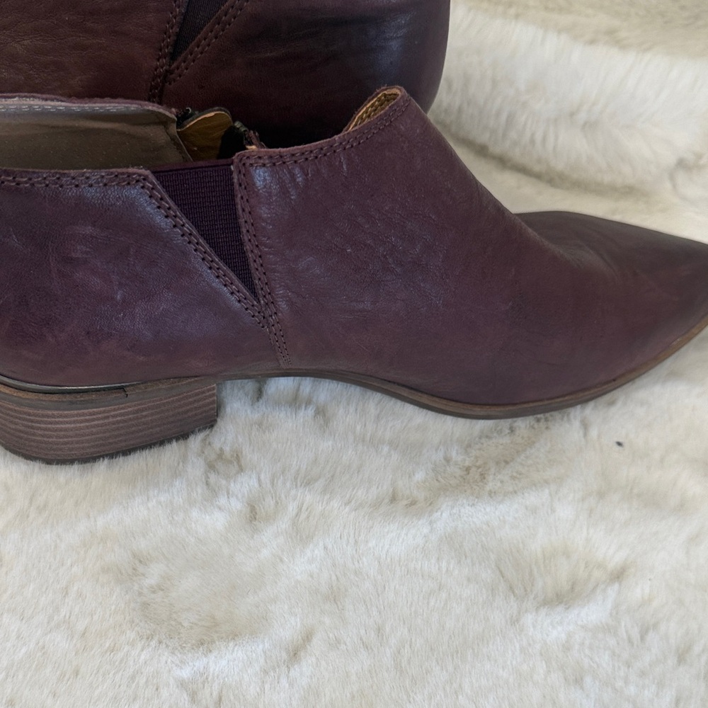 Lucky Brand Women’s Burgundy Ankle Booties
